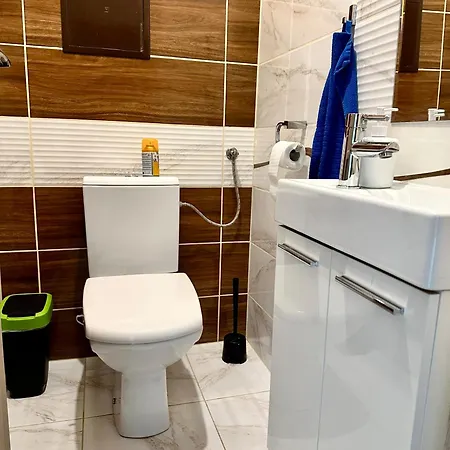 Princess Main Square Apartment - 84 M2 - Ac - Balcony - Coffee Machine - Washer - Kitchen - Parking Apartman
