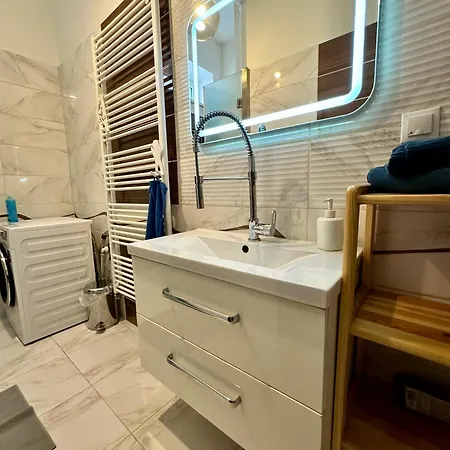 Apartman Princess Main Square Apartment - 84 M2 - Ac - Balcony - Coffee Machine - Washer - Kitchen - Parking