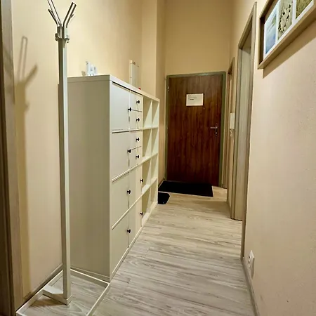 Princess Main Square Apartment - 84 M2 - Ac - Balcony - Coffee Machine - Washer - Kitchen - Parking Available Free Public Or Paid Private For 20 Euro Per Stay Please Read Our Emails Lejlighed *