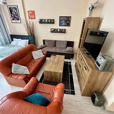 Princess Main Square Apartment - 84 M2 - Ac - Balcony - Coffee Machine - Washer - Kitchen - Parking 아파트 *