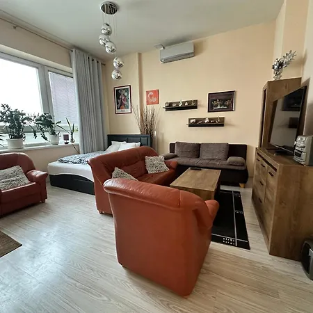 Princess Main Square Apartment - 84 M2 - Ac - Balcony - Coffee Machine - Washer - Kitchen - Parking 아파트 *