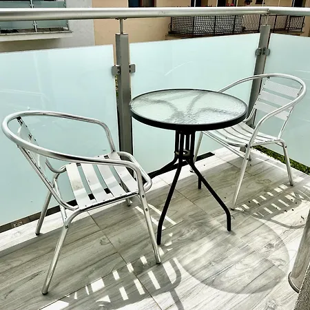 Princess Main Square Apartment - 84 M2 - Ac - Balcony - Coffee Machine - Washer - Kitchen - Parking 포프라트