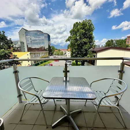 Princess Main Square Apartment - 84 M2 - Ac - Balcony - Coffee Machine - Washer - Kitchen - Parking 아파트