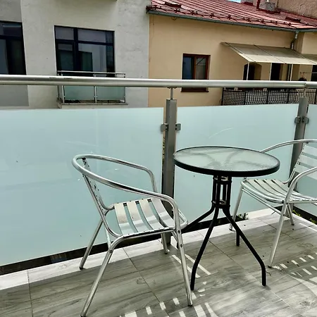 Princess Main Square Apartment - 84 M2 - Ac - Balcony - Coffee Machine - Washer - Kitchen - Parking * 포프라트